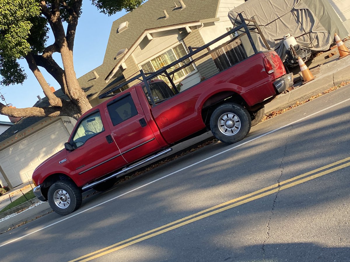 roseisagee's tweet photo. ‼️hey y’all, i’m livid i’m even doing this. i’m livid someone stole my dad’s fckn work truck. but if you’re in the Bay Area and happen to see my dad’s big ass red truck [LP: 03582X2] PLS hit me up. it was stolen in Union City, CA. 

pls share if you can 🤎 https://t.co/zOcoxnOBOG