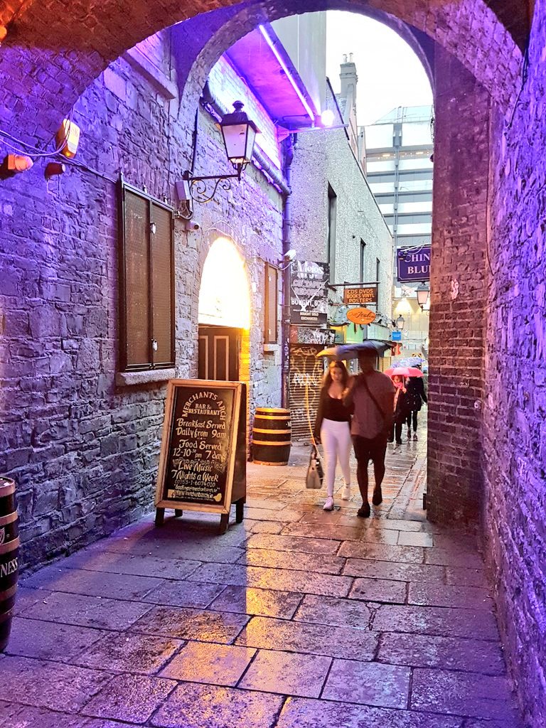OldDublinTown's tweet photo. So many have Buskers have played music here it would be great to see some of our musical talent Sing and post on social media to support saving #MerchantsArch 

#LoveDublin
@declanorourke @Glen_Hansard @aoifescott @saibhskelly1 @hotpress @mccoyannie @tomhappens @TheScript_Danny https://t.co/EGd1MT8cxt