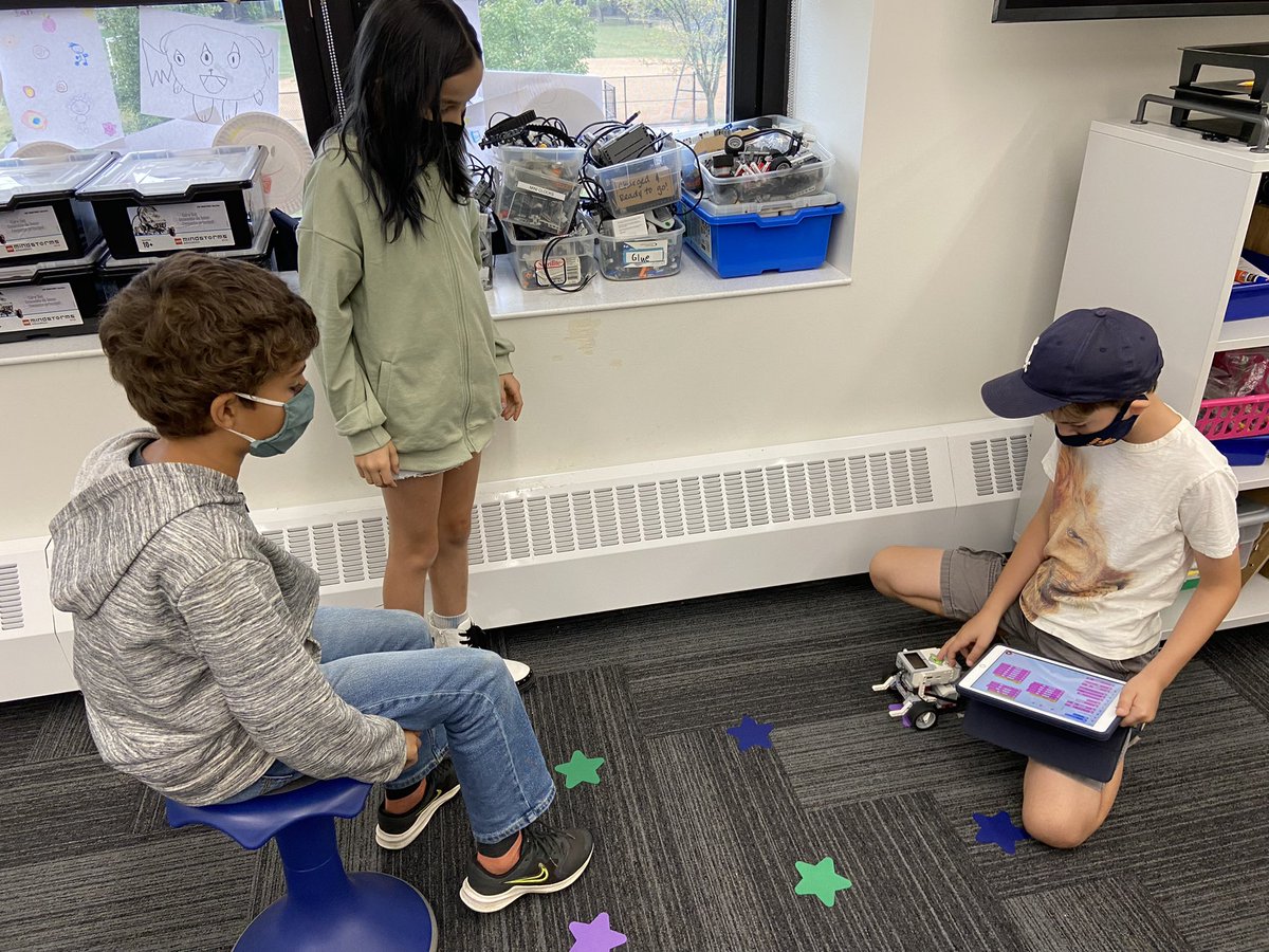 MrsBaylian's tweet photo. 5th graders love coding with Lego Robotics! Thank you OPEF for bringing this amazing program to the schools! #mann_school #WeAreD97 #oakpark97 https://t.co/bnsOMDG6Kv