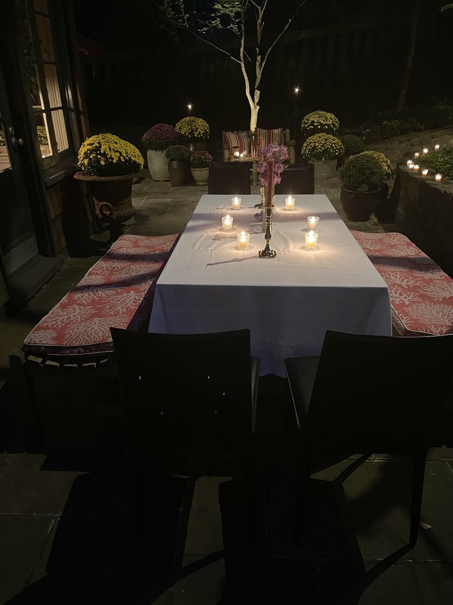 xtrahandsdc's tweet photo. The backyard is becoming the venue of choice weather permitting with lots of candles for the perfect ambiance, and bug spray even though it's Fall. Call us for help with planning. 202-567-6678 https://t.co/ofhSDY5zOO
