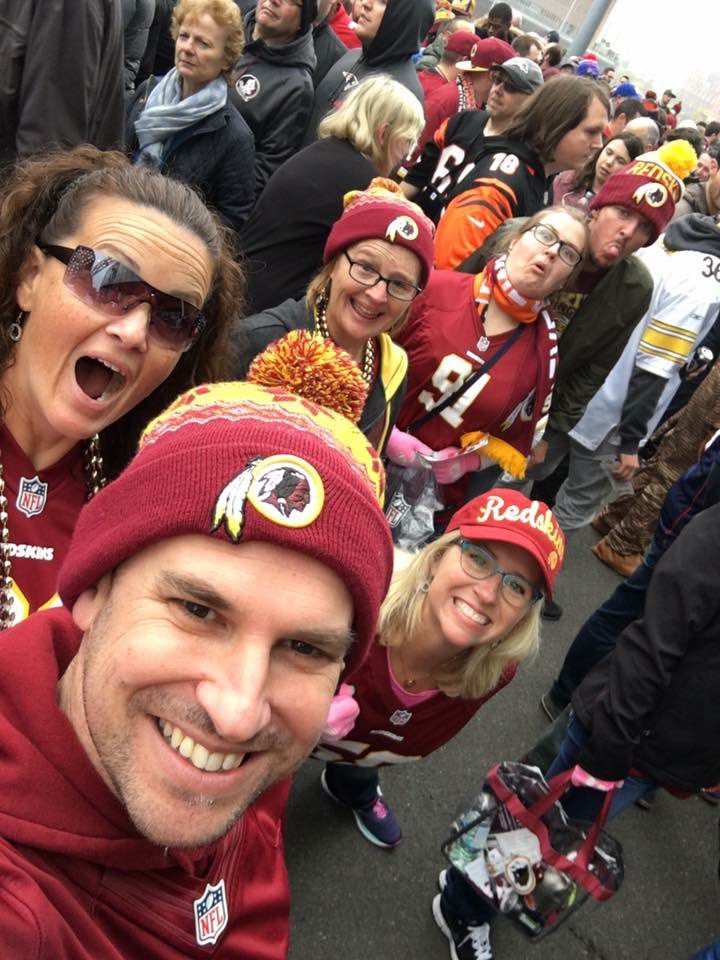 Crystal_Mc_R's tweet photo. 5 years ago the #DCTweetTeam repped in London for the #Redskins vs #Bengals game! Love watching the #NFL across the pond! #HTTR #ReadyToGoBack @WFTFemaleFan  @GirlySkinsfan  @Peter_Chilton @washingtonukfan @labphreak @Neil_Flav @capitalsntg @BR_Sniper https://t.co/3gsEQMlyZH