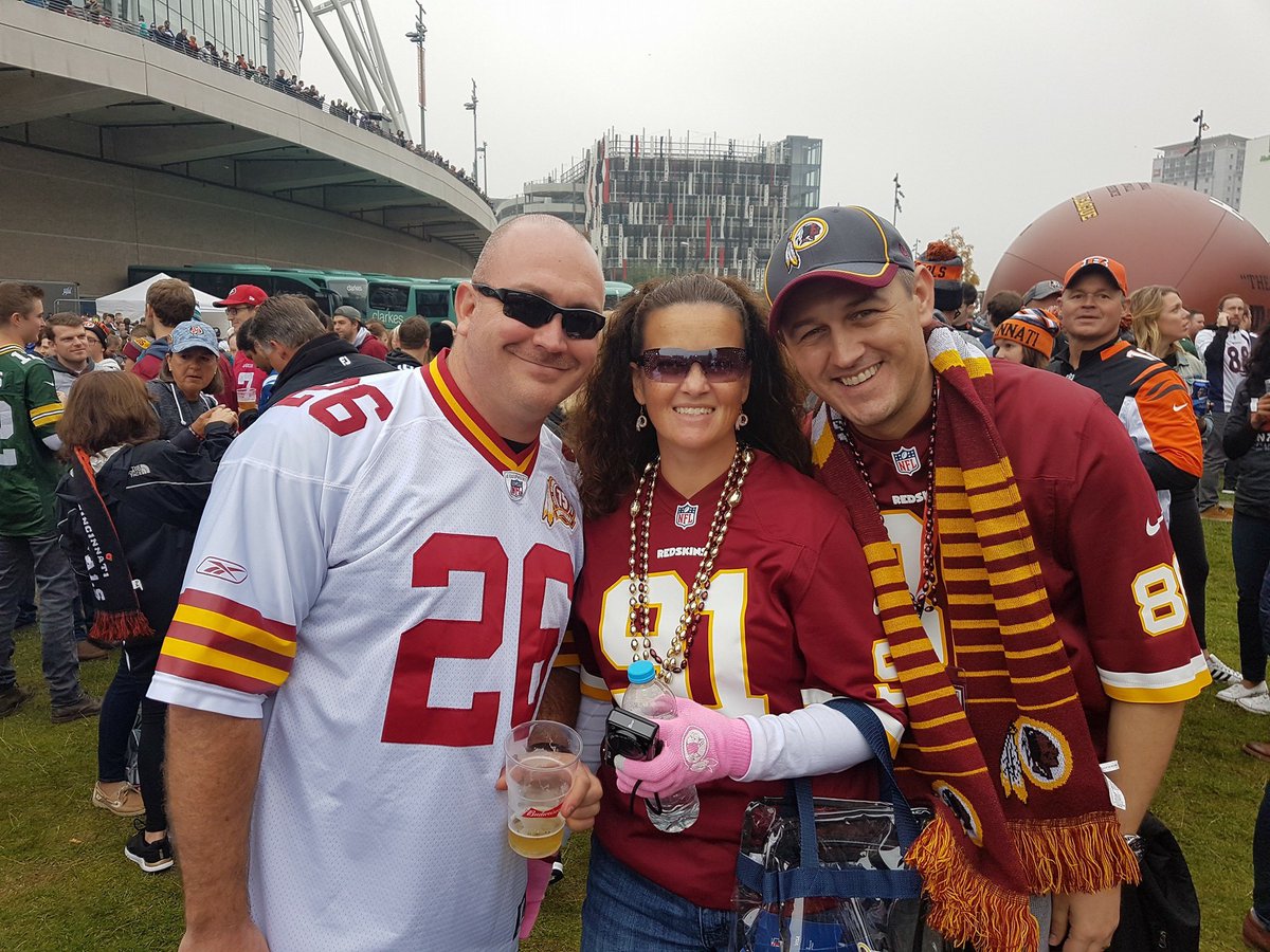 Crystal_Mc_R's tweet photo. 5 years ago the #DCTweetTeam repped in London for the #Redskins vs #Bengals game! Love watching the #NFL across the pond! #HTTR #ReadyToGoBack @WFTFemaleFan  @GirlySkinsfan  @Peter_Chilton @washingtonukfan @labphreak @Neil_Flav @capitalsntg @BR_Sniper https://t.co/3gsEQMlyZH