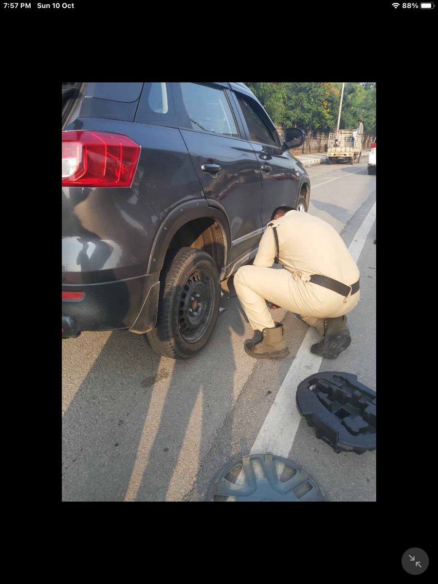 Benren0071's tweet photo. Mr. S. Satish and Mr. A. Kishore Kumar https://t.co/GOA4QxhUWT Today I was in a hurry to reach church in the morning and on the way my tire got punctured. I thought I'd not make it to church, just as I thought of this, these officers came by.