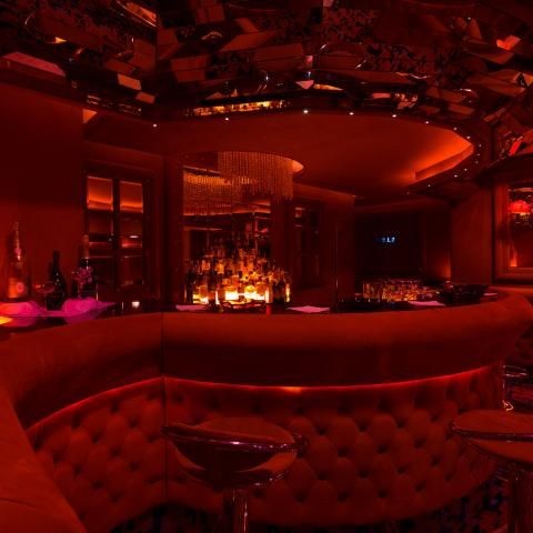 DixLvsShoyo's tweet photo. AU TAKEMIKEY
Dónde Takemichi es profesor de danza y en busca de trabajo sin querer se ofrece como bailarín en una discoteca. ¿Qué pasará cuando se de cuenta que es una pole dance cuyo propietario es Mikey, uno de los más grandes criminales? https://t.co/YS6YoSX6NX