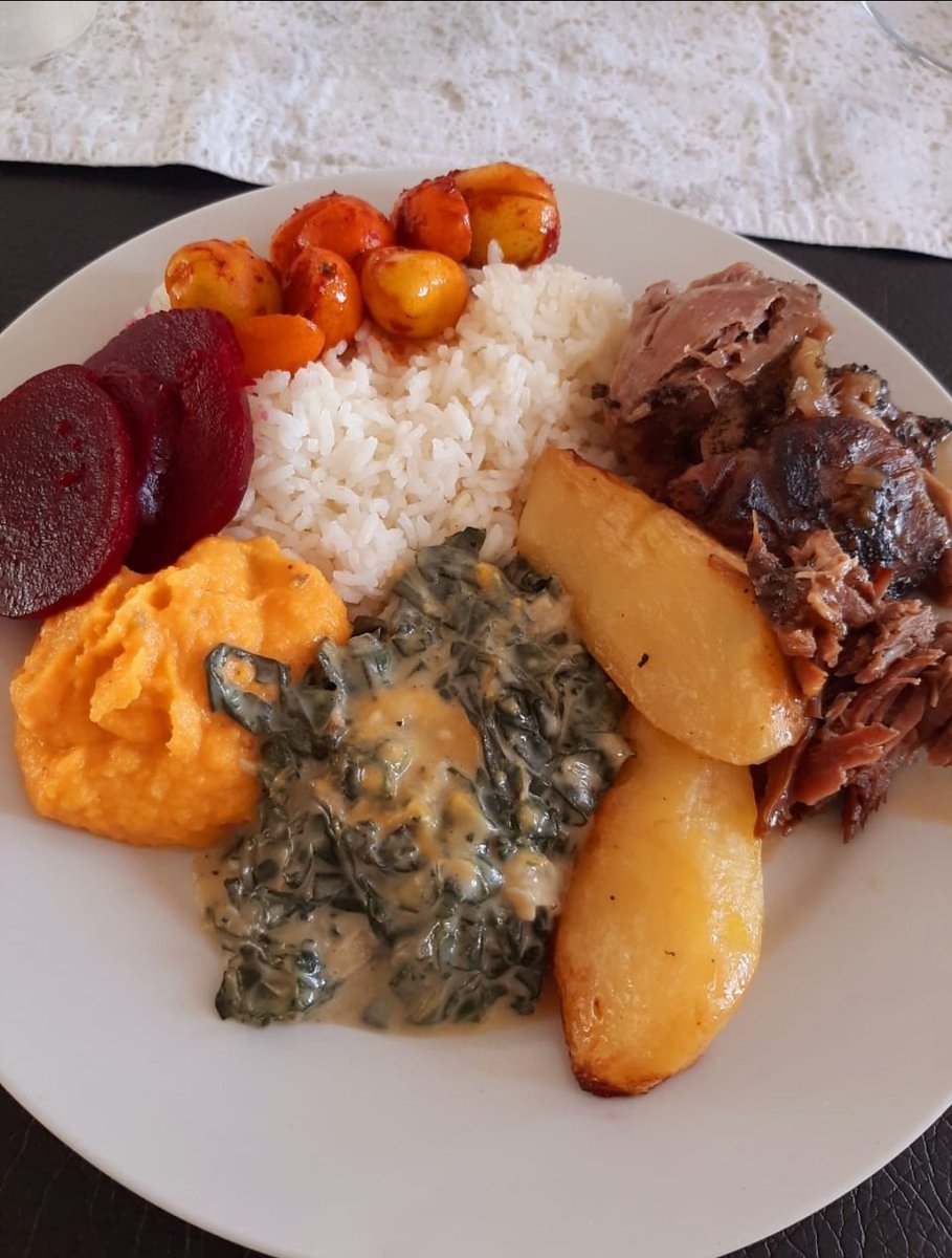 Marufah84's tweet image. Huda still not feeling well, been kinda MIA on the socials.. Made #severalcolours with roasted leg of lamb for lunch.. Bismillah was divine