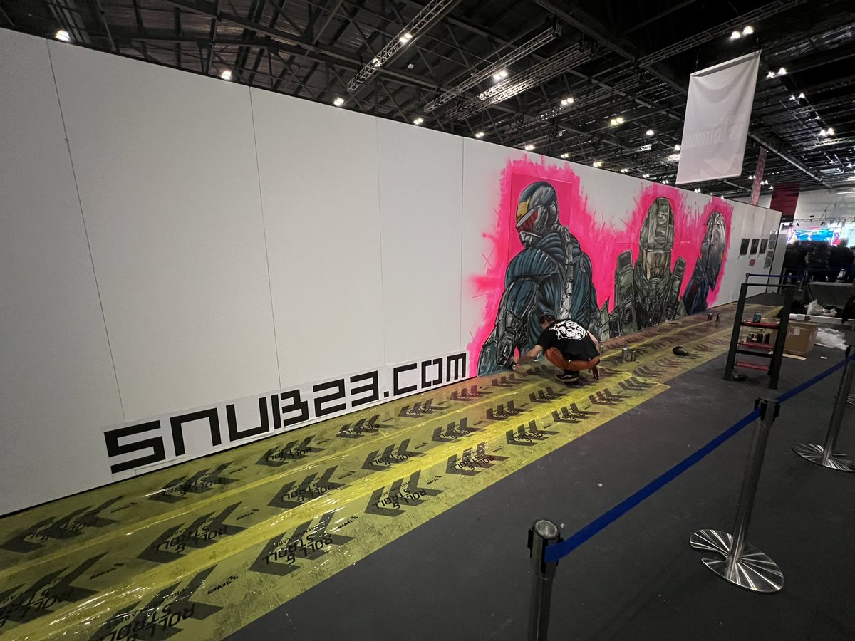 GamesShed's tweet image. Caught Some amazing Art work being produced at #EGX yesterday by @SNUB23