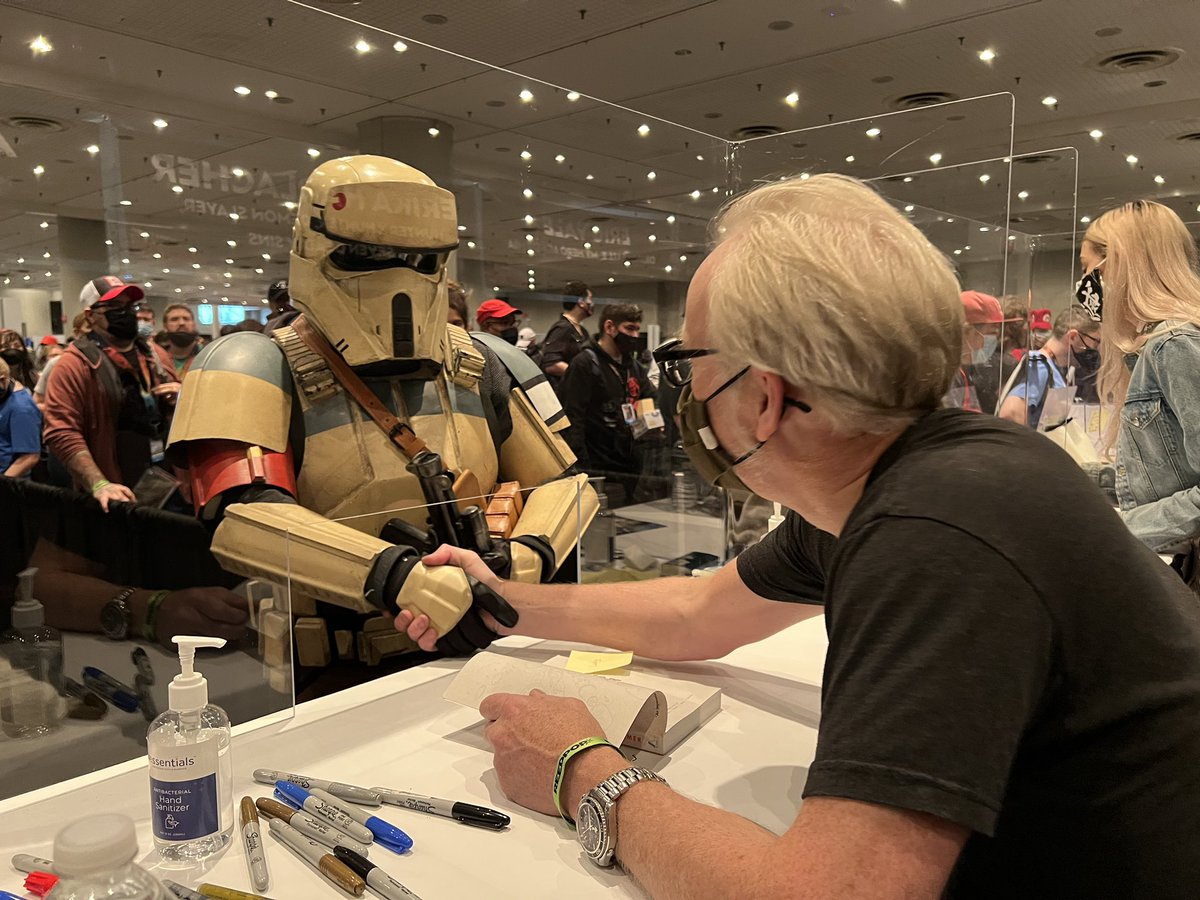 donttrythis's tweet photo. Good morning,@NY_Comic_Con! Great to see you today! #NYCC2012 #NYCC https://t.co/AzVPyS7Nlb