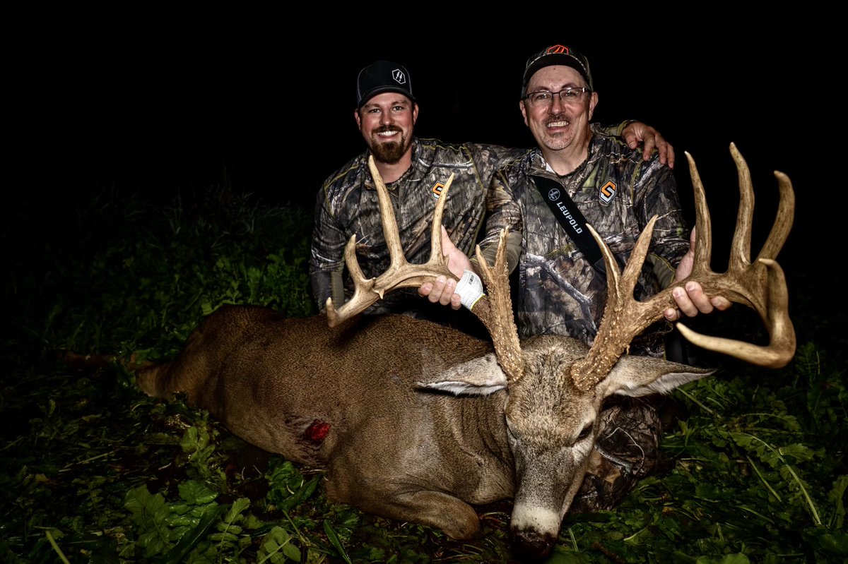DruryOutdoors's tweet photo. Disappearing Act REAPPEARED‼️ This incredible Iowa whitetail taught me a great lesson: never say never when it comes to deer changing their home range! The 2nd largest buck of my life measuring at 216 5/8”. Extremely blessed &amp; thankful beyond measure to have had this opportunity! https://t.co/MGEbLNBT9O