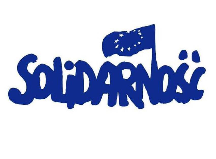 RobertaMetsola's tweet photo. #Poland: We hear you. We are with you. 

Keep standing up.

Poland is Europe 🇪🇺 🇵🇱 .

@DonaldTusk #ZostajęwUnii https://t.co/axWOjndleA