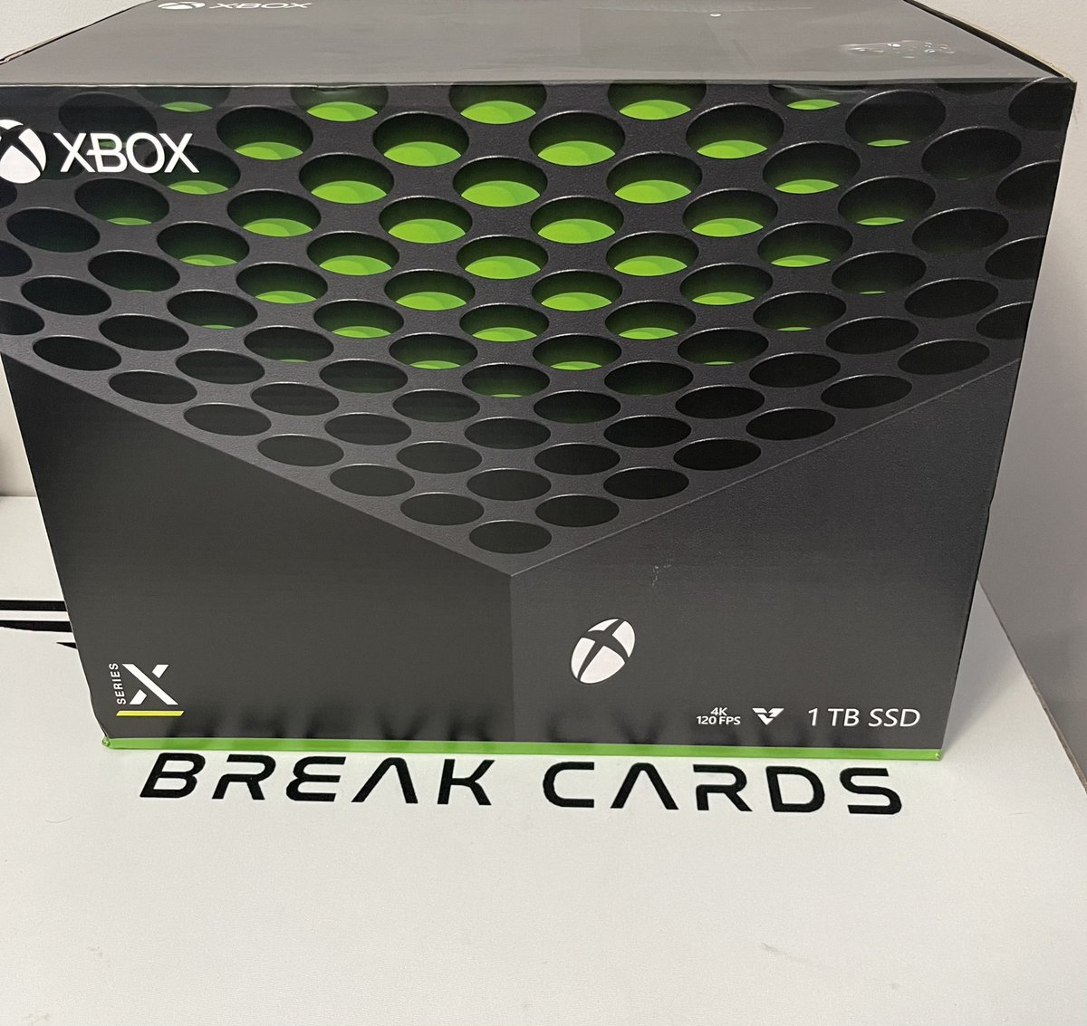 FBCGivesBack's tweet photo. 🔥Fast Break Giveaway🔥

FREE w/ Free Shipping

Brand New Factory Sealed Xbox X

When does it end? October 23rd - 7 PM (ish) Eastern

How do I enter? Follow, Like, Retweet this post.  Also be following @FastBreakCards 

Only reply to DM’s from this account

Follower Appreciation! https://t.co/iDaz5EPhLw