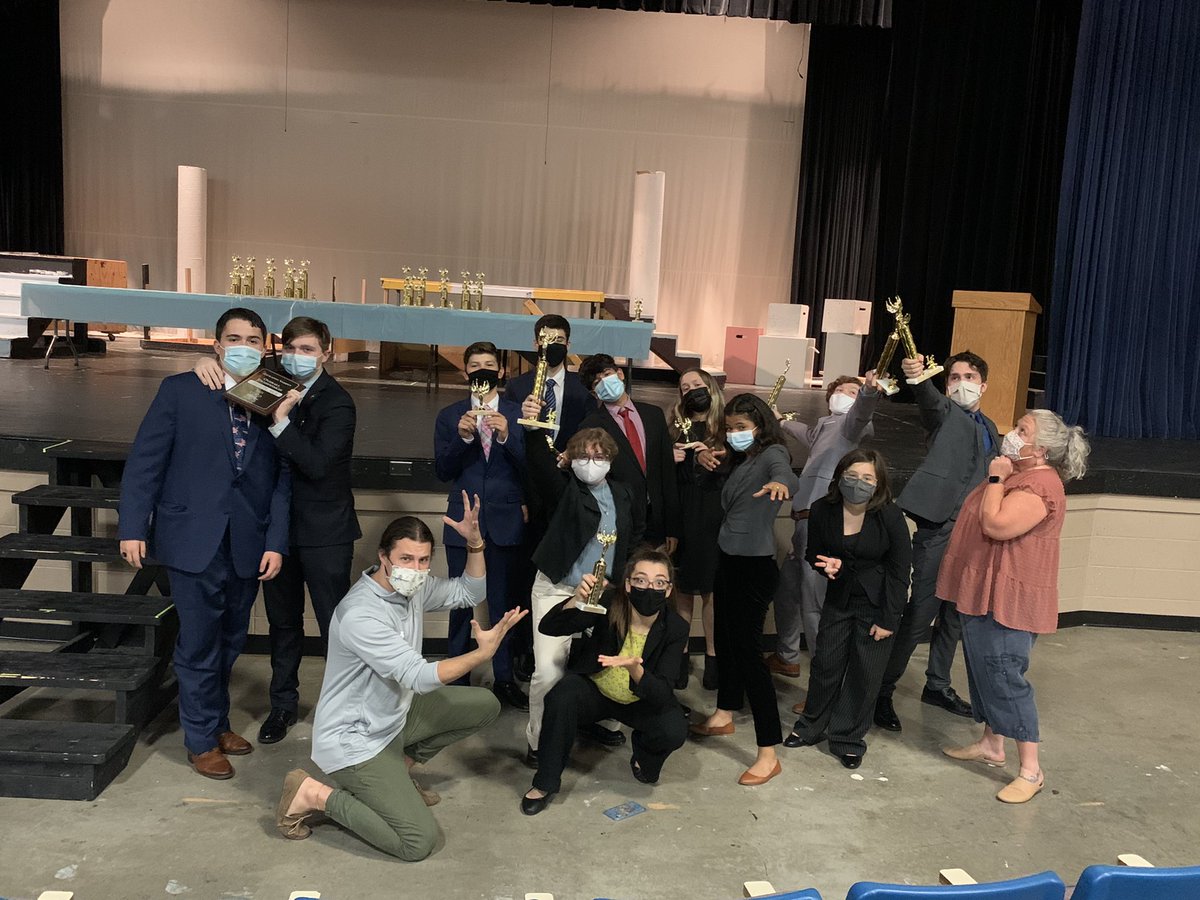 Our team had a GREAT weekend at the Kickapoo/Glendale tournament!

In sweeps, our Novice placed 7th and Varsity placed 3rd! 

We’re so proud and excited for the rest of the season!