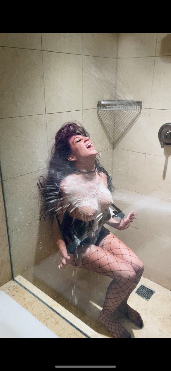 ieatgarbagecans's tweet photo. https://t.co/mqgww9b3lf  CUM PLAY 😘 champagne showers are a fave https://t.co/OBKnyfpP0i