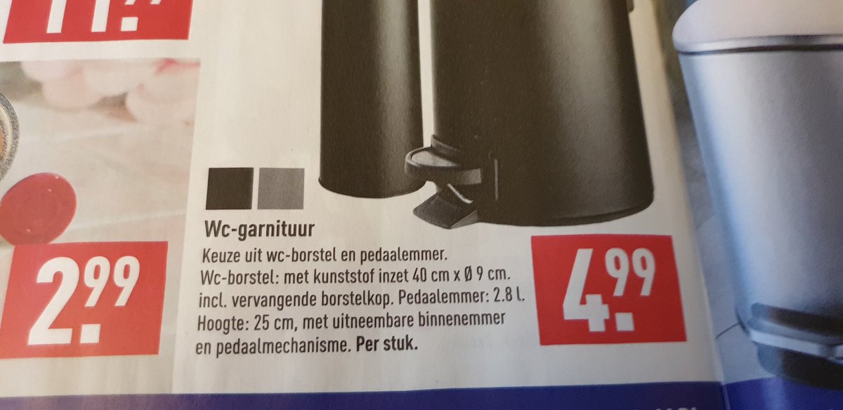 Wc garnituur, lijkt mij geen bitterbal aan! <a href="/Aldi/">Aldous Solano</a>