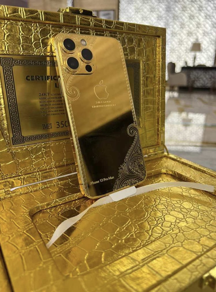 iPhone 13 pro max 256gb revestido em ouro 24k - disponível