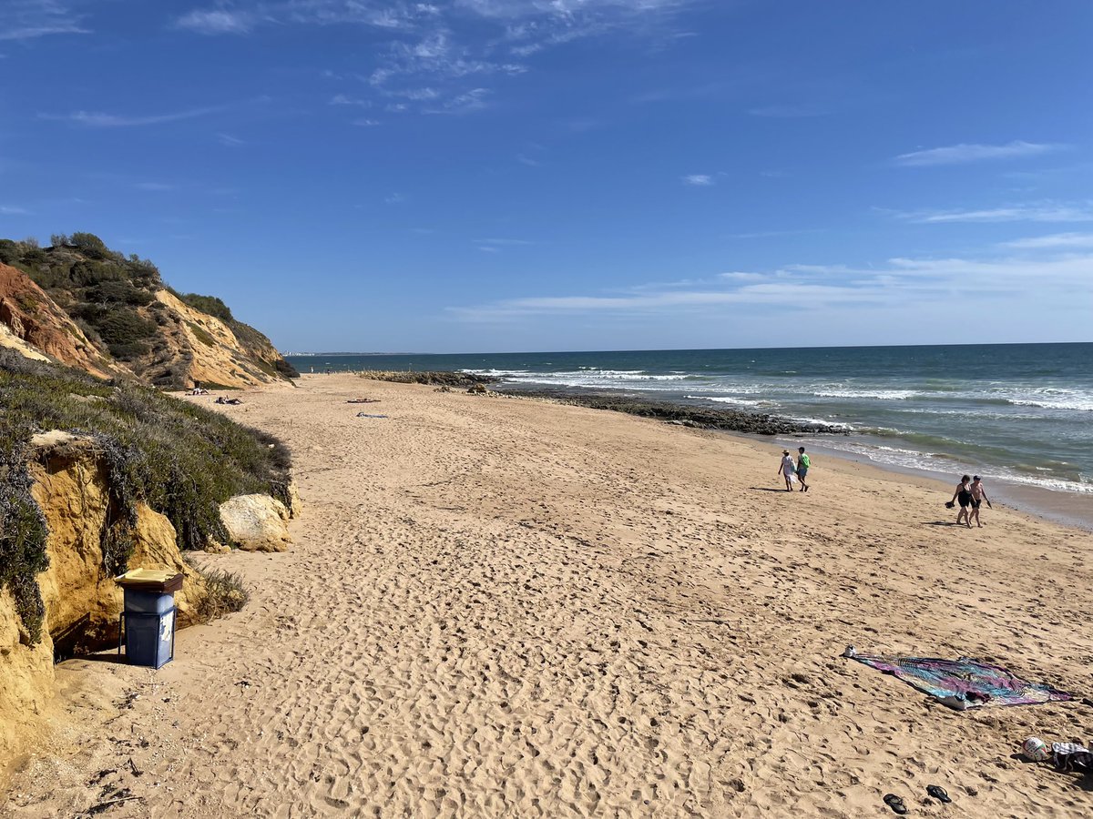 JamesReseigh1's tweet photo. Amazing 1st day back in our favourite hotel in the Algarve 🇵🇹 - 27 degrees and ☀️ worth the effort! 😁 https://t.co/XovGHifprB