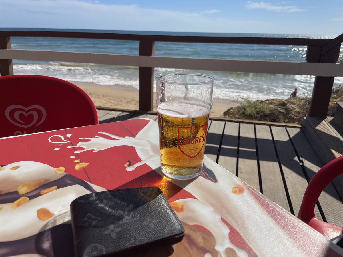 JamesReseigh1's tweet photo. Amazing 1st day back in our favourite hotel in the Algarve 🇵🇹 - 27 degrees and ☀️ worth the effort! 😁 https://t.co/XovGHifprB