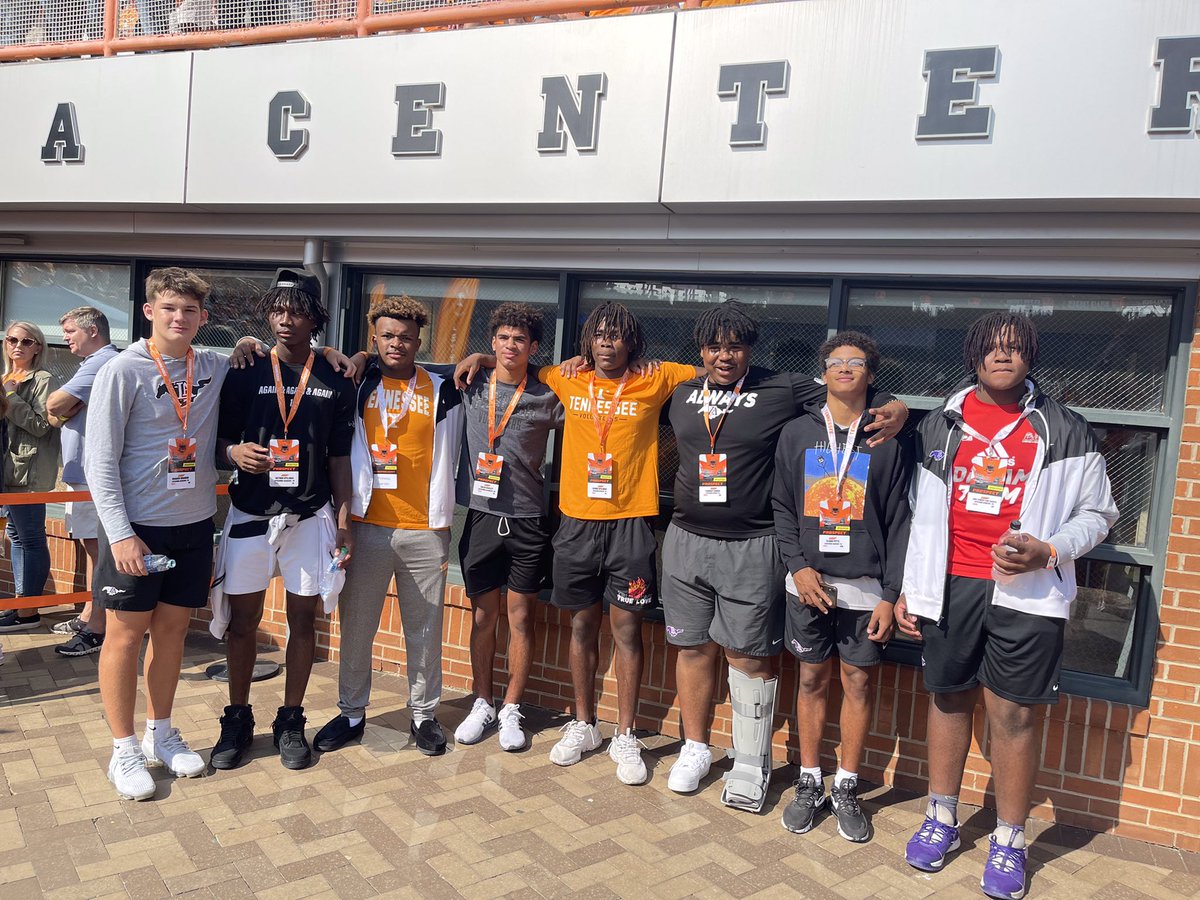 ChaunceyGooden's tweet photo. After a great conversation with @CoachGolesh, I am extremely blessed to receive an offer from The University of Tennessee 🍊🍊
@Vol_Football @LAmustangFB @NatlPlaymkrsAca @DilfersDimes @coachwilliams77 @si_one11 @LeverageLineman @NCEC_Recruiting https://t.co/ANtj76f14m