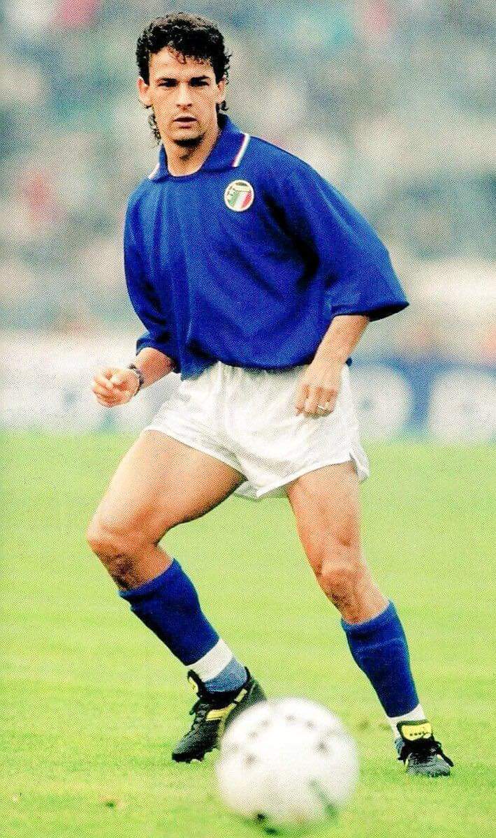Fattah_74's tweet photo. @SerieA_AR Legend R-BAGGIO https://t.co/Em2drAMioa