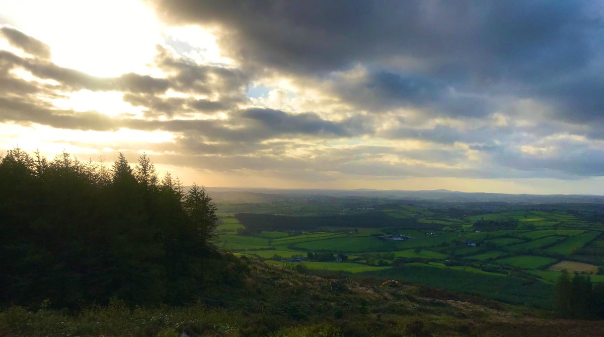 caitdonnelly's tweet image. Blowing off the cobwebs, walking the the local hills and marking #WorldMentalHealthDay @MentalHealthIrl #natureforwellbeing #strongminds #loughanleagh #thisiscavan