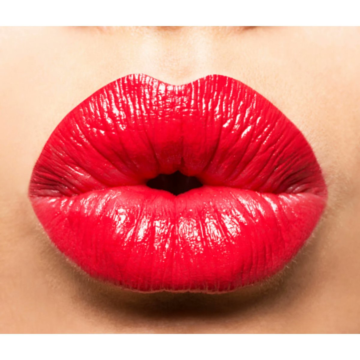 Red Lips Poppin! 💄💋
#beauty #makeup #BeautyOfTheDay  #makeupoftheday #takiemoto #lashes #lipstick #makeuphack #beautyhacks #mua #beautytrends #hairtools #twittamibeautiful #eyelashes #makeupchallenge
#makeupaddict #beautytips #hair  #lipart #stylingwand  #skincare #new #3D