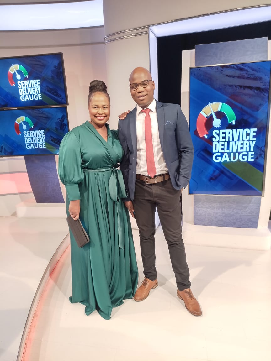 SABCNews's tweet photo. #SDGuage anchor, @SakinaKamwendo and @SABCNews Senior researcher Maswele Ralebona are ready to bring you tonight's edition of Service Delivery Gauge.
Join the conversation at 8PM tonight on the @SABCNews Channel and @SABC_2.
#SABCNEWS #SADECIDES2021 https://t.co/V0Gk8yehP6