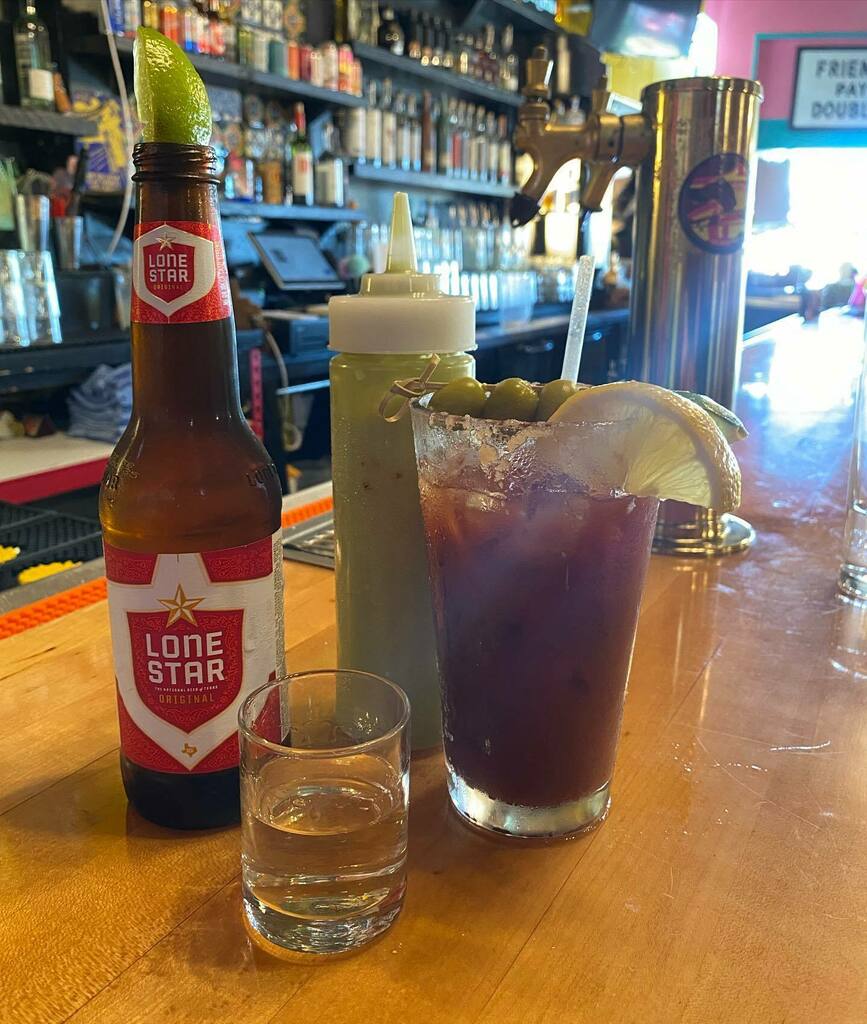 Make sure you get your fluids! <a href="/lonestarbeer/">Lone Star Beer</a> @southside_alchemy @banhezmezcalartesanal instagr.am/p/CU2vMJuLk4v/