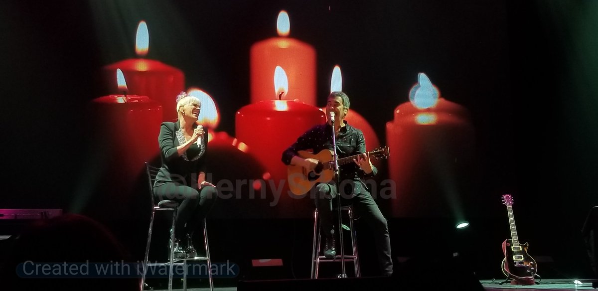 HernySibona's tweet photo. Sin calificativos, INCREÍBLE SHOW, gracias infinitas por la entrega de siempre!!! #Intimo #IntimoOpera #SigueLaFiesta @valerialynch @Mariano47207630 ❤👏 https://t.co/xgQw8MINwM
