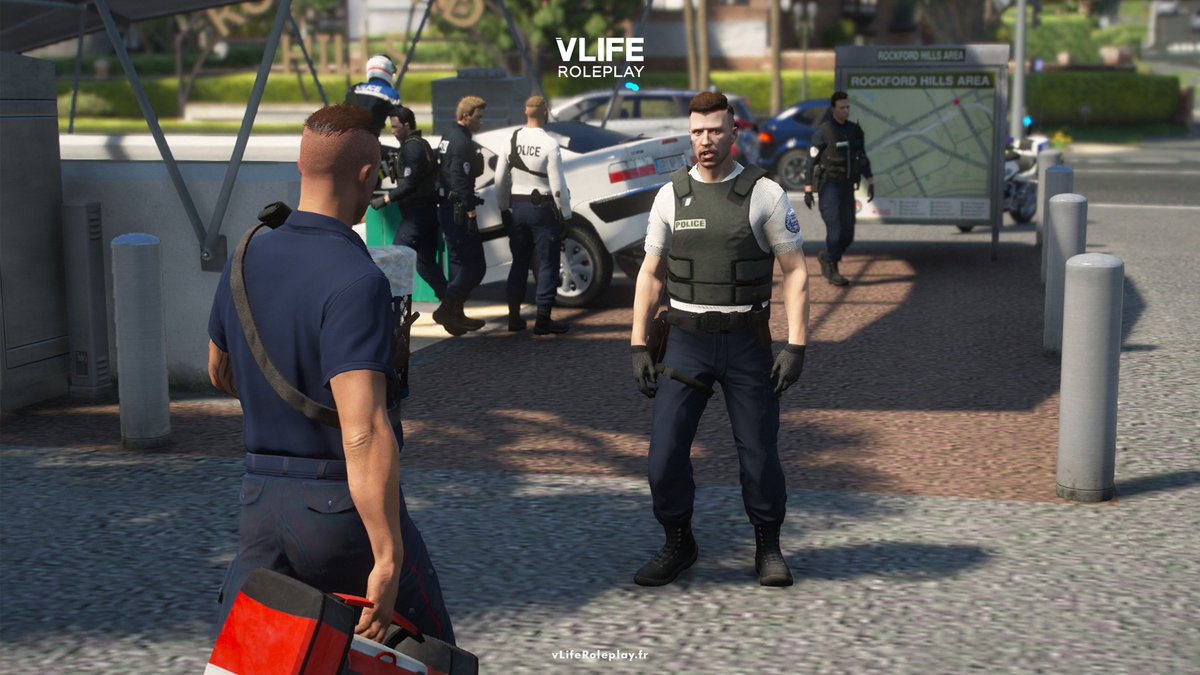vLifeRoleplay's tweet photo. [#Intervention] Un conducteur perd le contrôle de son véhicule et s'encastre à vive allure dans une bouche de métro ⚠️ 
➡️ La police primo-intervenante fait les premiers secours 👮 
➡️ Deux VSAV et une équipe médicale sur place ⚕️ 
➡️ Transport en UA sous escorte motorisée 🏍️ https://t.co/lyGI9zmzcT