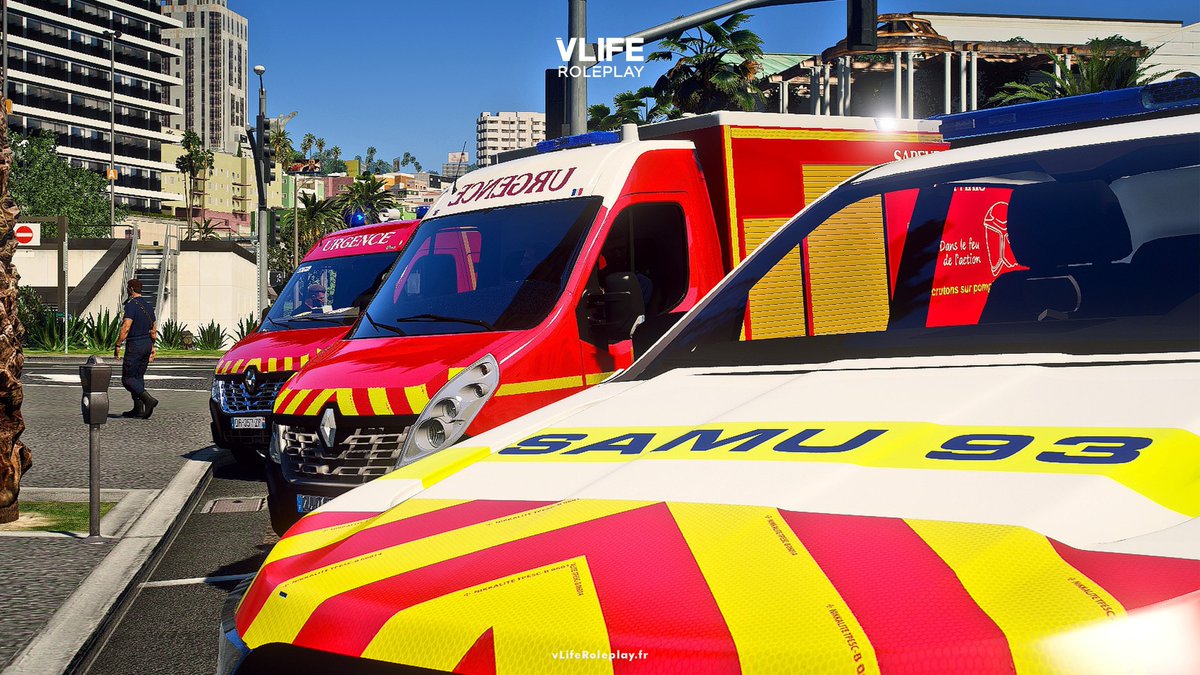 vLifeRoleplay's tweet photo. [#Intervention] Un conducteur perd le contrôle de son véhicule et s'encastre à vive allure dans une bouche de métro ⚠️ 
➡️ La police primo-intervenante fait les premiers secours 👮 
➡️ Deux VSAV et une équipe médicale sur place ⚕️ 
➡️ Transport en UA sous escorte motorisée 🏍️ https://t.co/lyGI9zmzcT