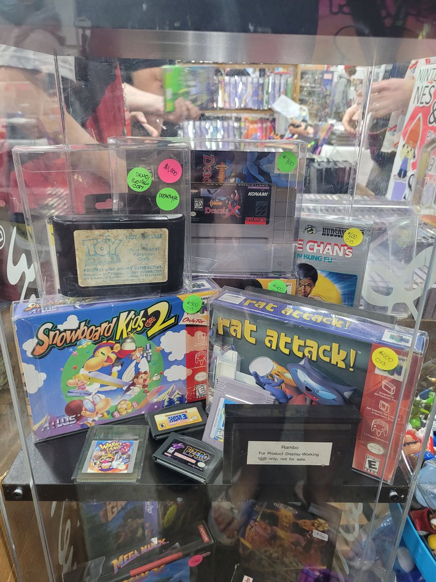 Nintendork9's tweet photo. The current state of #Retrogaming prices 🤦😒 https://t.co/fU1VnkOCdP