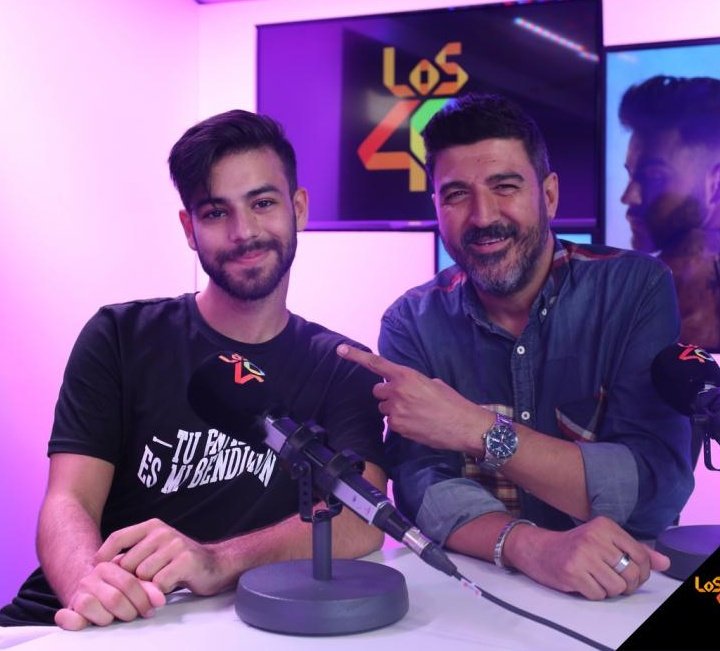 AgoneyDaily's tweet photo. AGONEY EN LOS #40GlobalShow316
Muchas gracias @TonyAguilarOfi por escucharnos en redes ¿Qué piensas de renovar esta foto? Seguro que @Agoney tiene muchas que contar...¿Y si te lo cuenta a ti como #STAR40?
👉🏻 https://t.co/aJuoSP9dhi https://t.co/sVCypkVd29