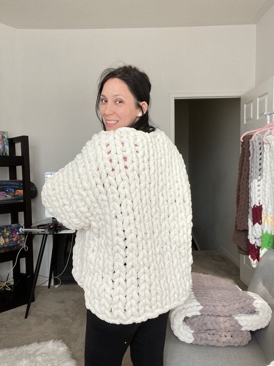 offbyheart43's tweet photo. Brand NEW #chunkyknit cardigan , do you want one? https://t.co/GdRsdkvpJ4
