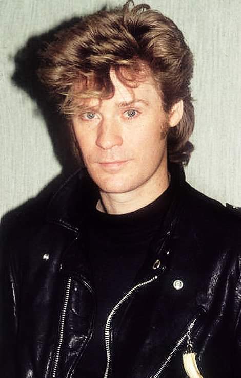 Happy birthday DARYL HALL!
(October 11, 1946) 