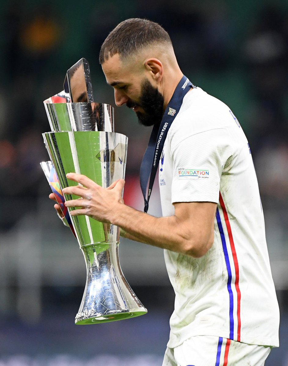 RMCFarab's tweet photo. أبو إبراهيم يحتفل بلقب دوري الأمم الأوروبية. 🏆 https://t.co/qIvgS8z5He
