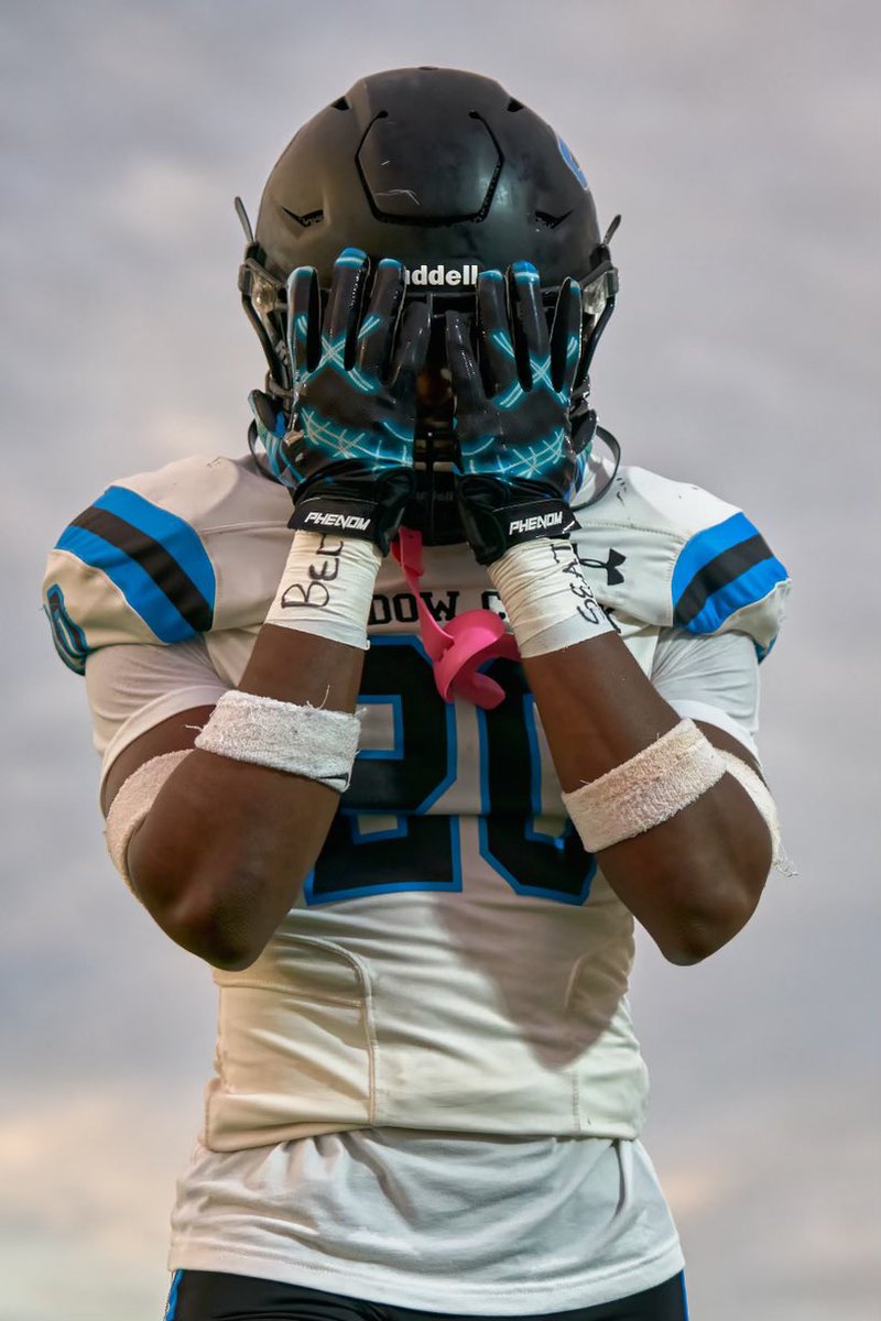 DeonDeonalewis's tweet photo. SC🦈 Star S @Itsthatboyjuan didn’t disappoint Friday against Strake Jesuit: 10 Solo tackles, 12 Total Tackles, 1Forced Fumble, 1 interception & 1PBU.🤯@CoachJP3 @CoachDykesSMU @vypehouston @CoachThompson6 @CoachJP3 @coachbraden713 @StefanMcClure21 @CoachCarelock @CoachKeeton https://t.co/y2zfZm9syt
