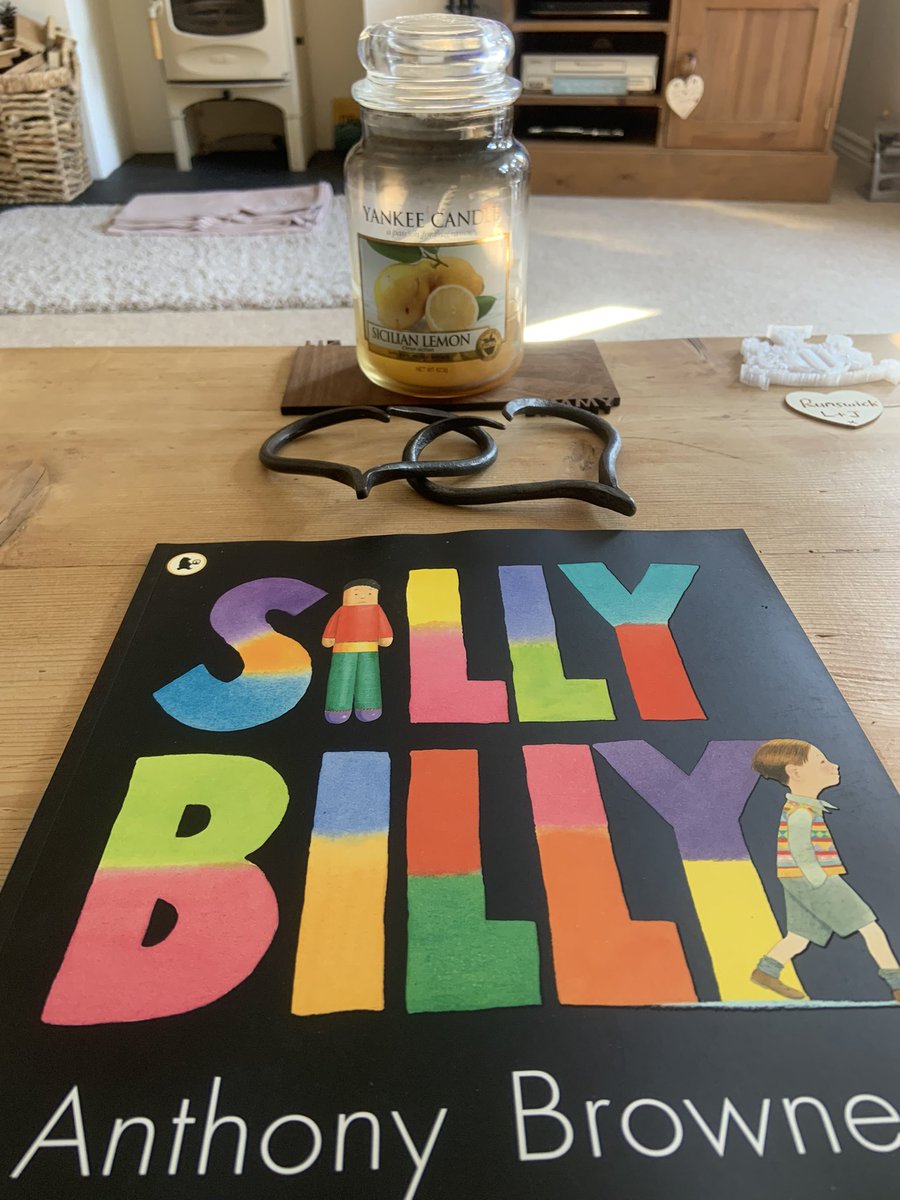 Mr_dewhirst's tweet photo. Looking forward to reading these to 4JD tomorrow. Love Ruby’s worry @TomPercivalsays and look forward to Silly Billy #anthonybrowne #BookshopDay bookpurchase #mentalhealth #MentalHealthAwarenessDay #MentalHealthForAll #problemhalved @HallfieldSchool https://t.co/ChcYU0KQ9B