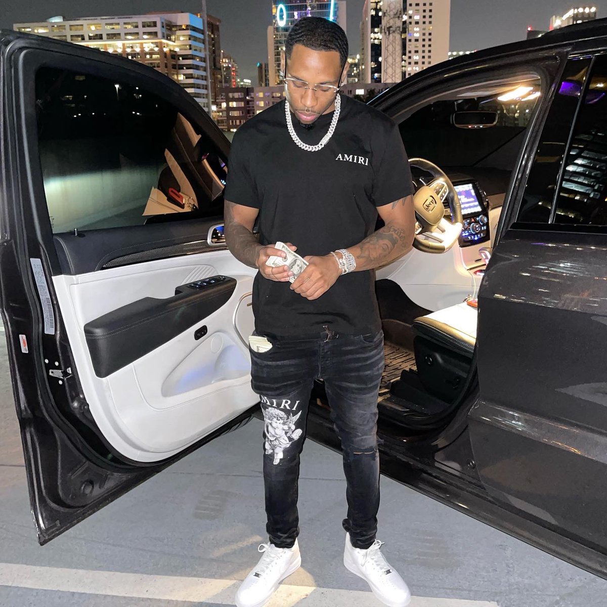 xMoneyMouse's tweet image. 