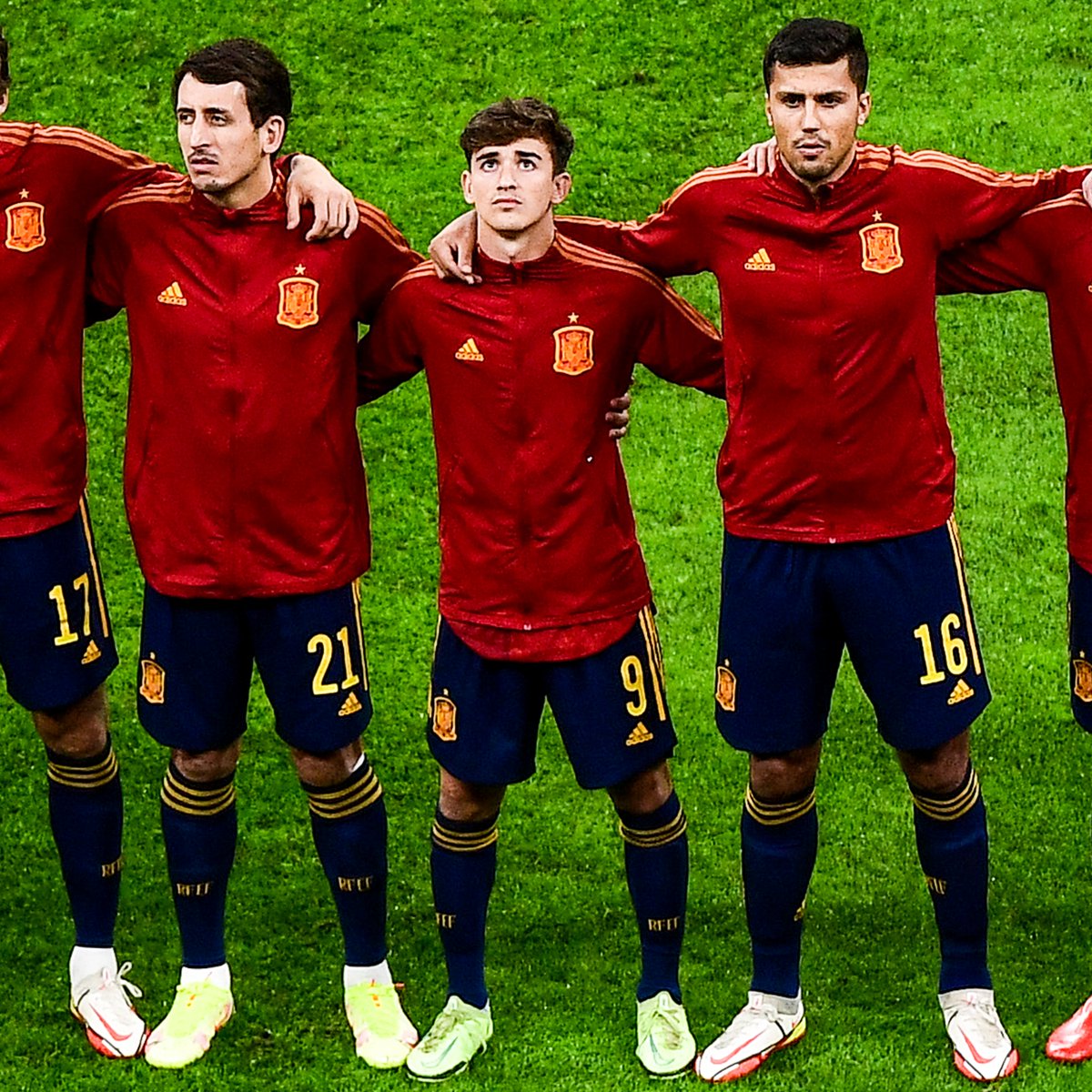 brfootball's tweet photo. 17 years old. Starting for Spain in the Nations League final. 

Gavi ✨ https://t.co/uUQDGPBpAG