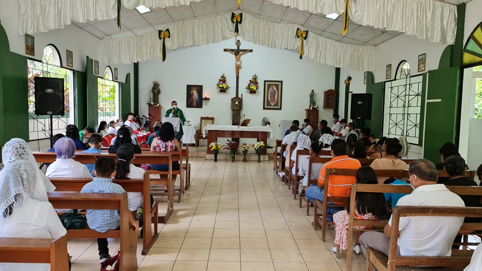 Alejandr0Nochez's tweet photo. Participado en la misa dominical en la Ermita San José en el Cantón Los Llanitos #Ayutuxtepeque, donde aproveche para dar gracias a Dios por todas las bendiciones recibidas y a la vez pedir sabiduría para gobernar de la mejor manera nuestro municipio. https://t.co/vzyjV7kVqY