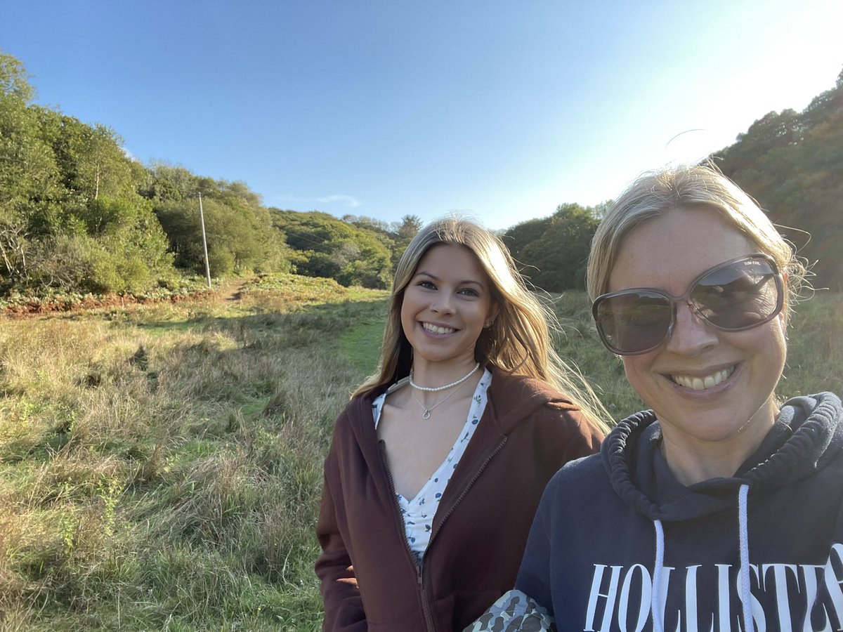 Lucieer07's tweet photo. Phewβ¦.a little shock to the system returning to study after the summer break! Giving the grey cells the afternoon off to get outside πββοΈ#oustudy #lawdegree #familytime #walk #MentalHealthDay #Cornwall https://t.co/06K3GqQo1C