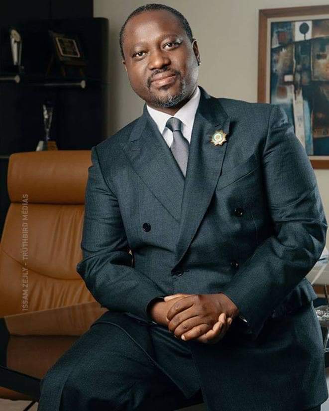JosephSeigneur's tweet photo. Dans une tribune du journal l'Observateur,le petit gros( Soro, le rebelle) évoque la trahison du président https://t.co/KRAtSgtmnI tombe des nues.Lui qui a trahi Gbagbo étant son premier ministre,lui qui a trahi et assassiné IB, lui qui a trahi tous ses frères d'armes ! Hummm https://t.co/YyhOdVjbLM