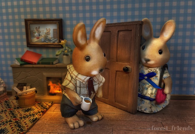 forest_fr1ends's tweet photo. - ahh, i love autumn evenings. snuggling up with the love of my life, in front of an open fire and a cheeky hot chocolate- where you going?
- down the pub, i’m f**king suffocating here… https://t.co/AX5ksVT1Xy