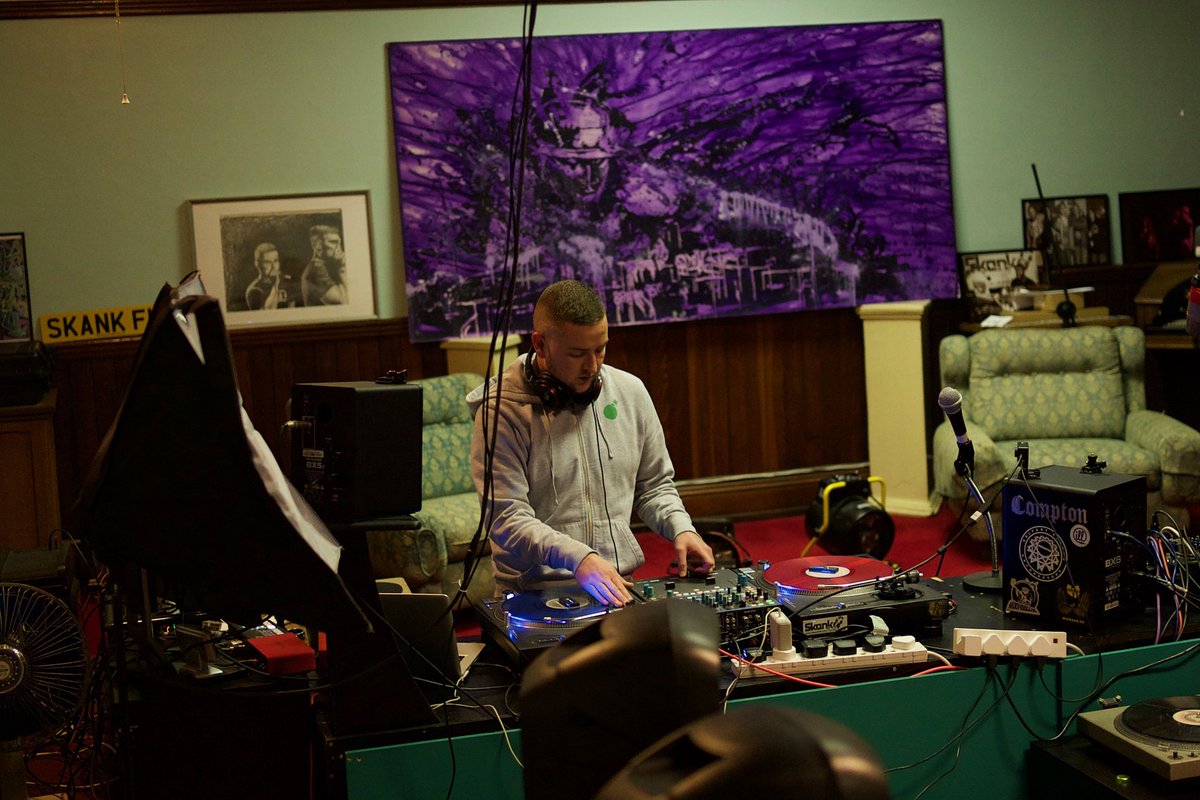 Irish Hip Hop Radio show tonight at 9pm hosted by <a href="/Dazbelfast/">Dazbelfast</a> on YouTube channel Dazbelfast22 &amp; skankfm.com