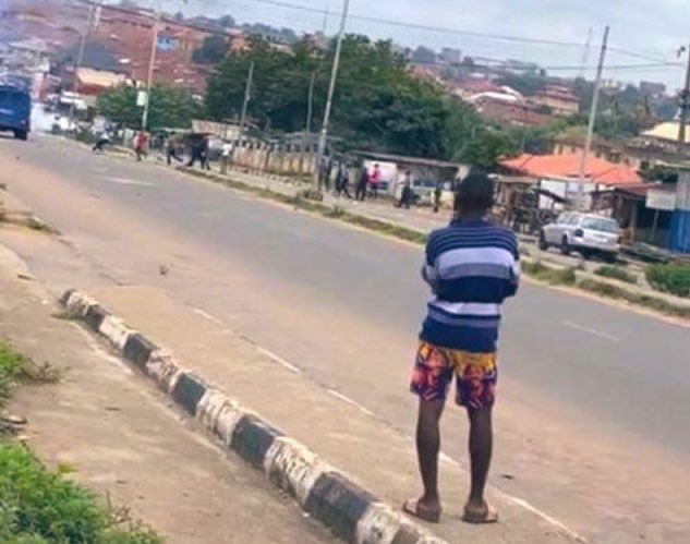 AishaYesufu's tweet photo. May your soul continue to rest in peace Jimoh Isiaq.
May Aljanna Firdaus be your final abode.

We will not forget the massacre of 20-10-2020 by the Nigerian government led by Major General Muhammadu Buhari and Professor Yemi Osinbajo 
#EndSars
#LekkiMassacre https://t.co/mX8QsGqy6F