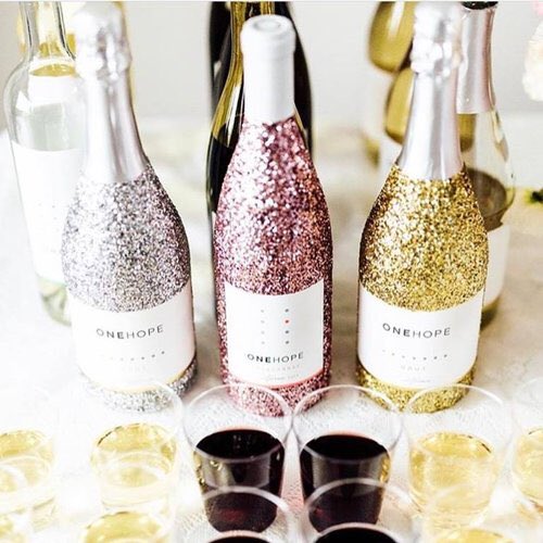 WineDivaaa's tweet image. Sip while helping a cause a portion of your purchase goes towards supporting a cause such as feeding hungry children and research for curing cancer.    
onehopewine.com/myshop/tondrea…