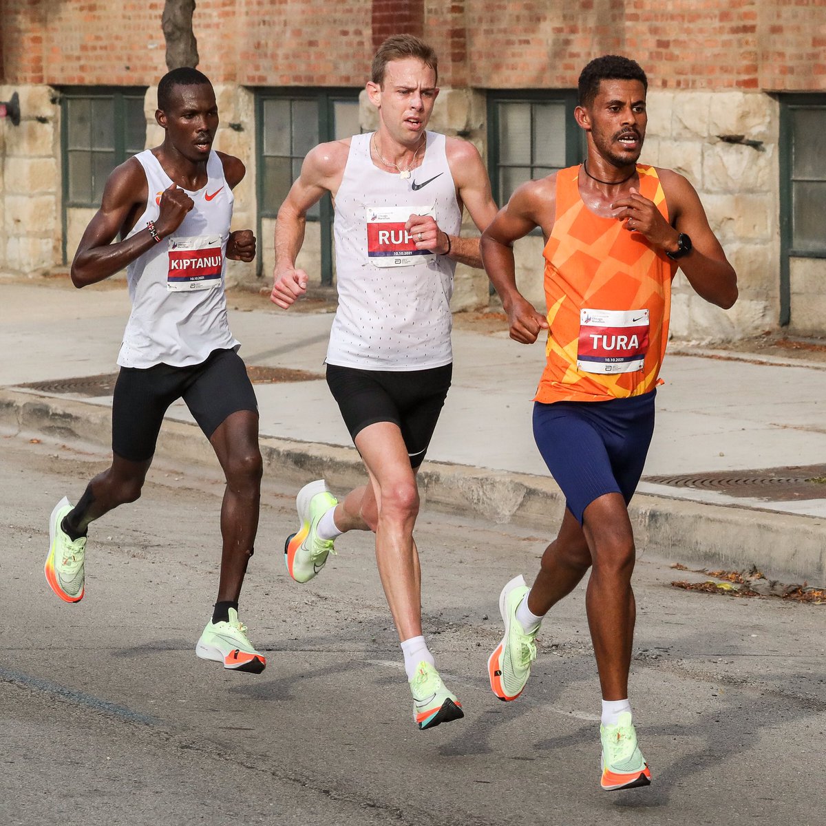 Chicago Marathon tweet media