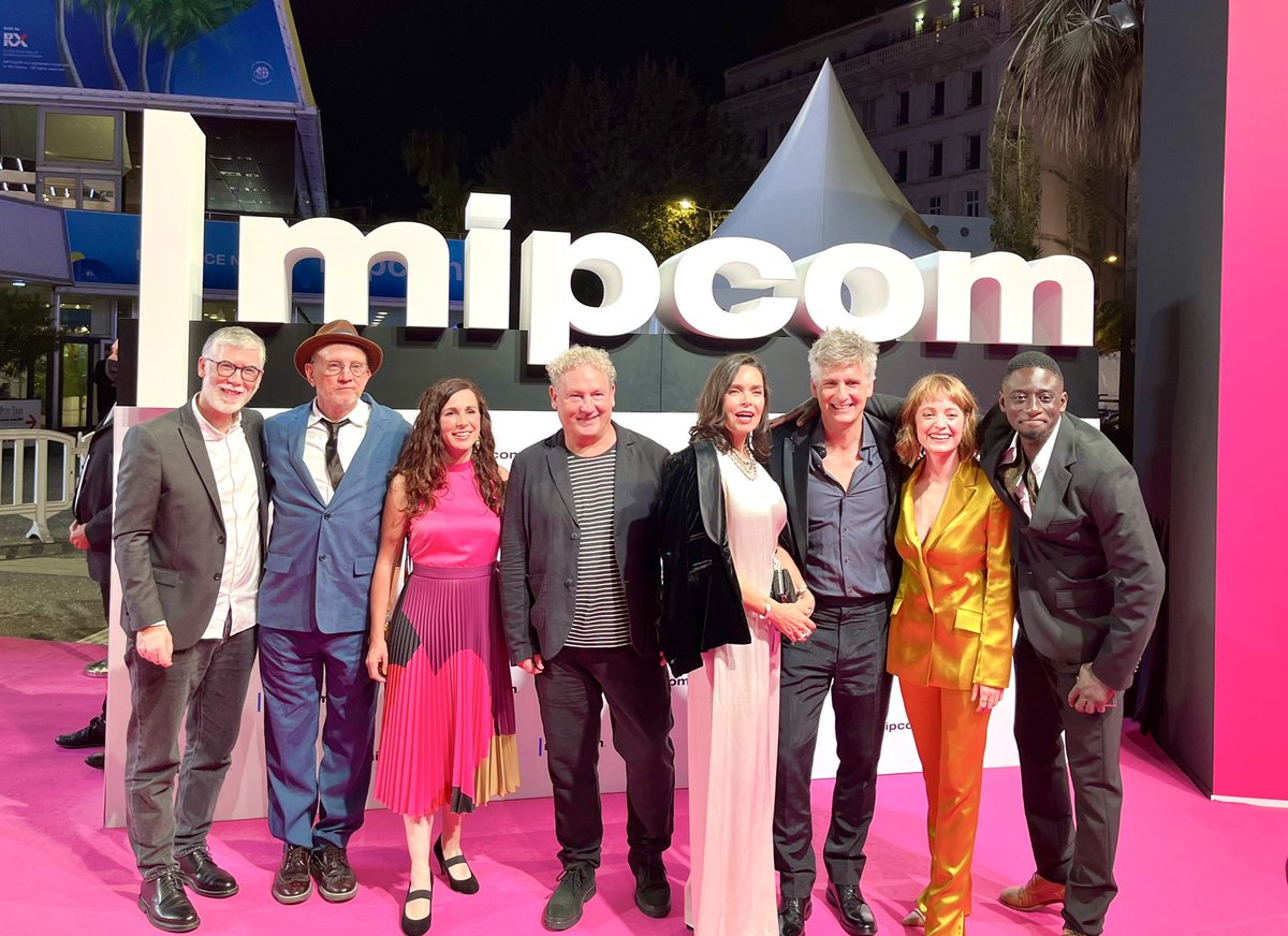 CannesPalais's tweet photo. La dream team « Le tour du monde en 80 jours » pour son avant-première #CANNESERIES 💕 #MIPCOM 📺 

Une co-production @francetele, @ZDF, #Rai1 Prochainement sur @France2tv https://t.co/e5Xs2Y83kF