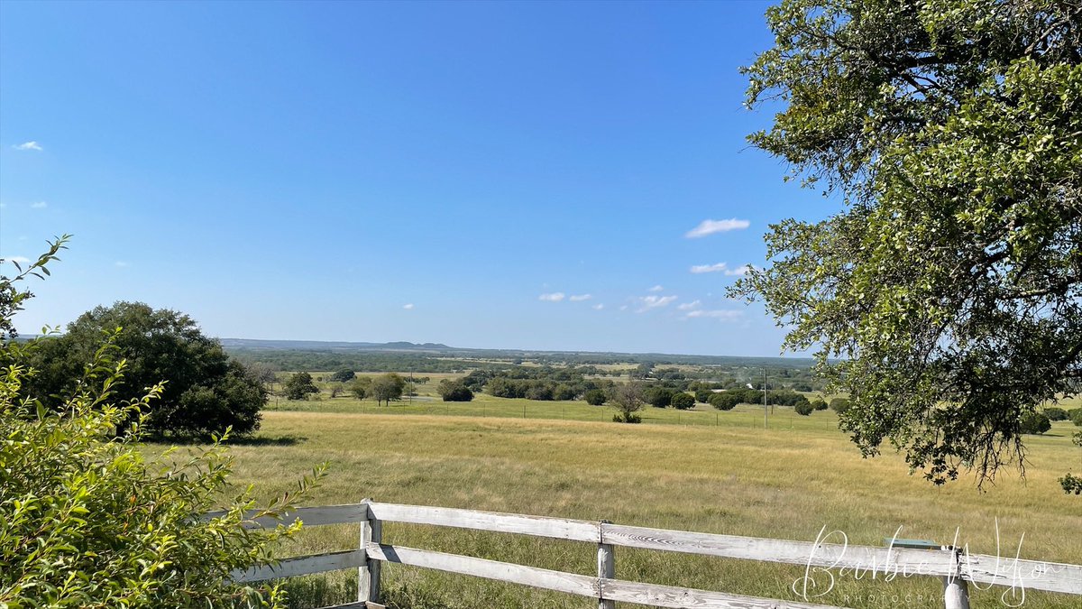 barbiedoll_eyw's tweet photo. I can see for ๐ต๐ตmiles and miles! ๐ต๐ต #tentriplexranch https://t.co/OMv2I8b2vb