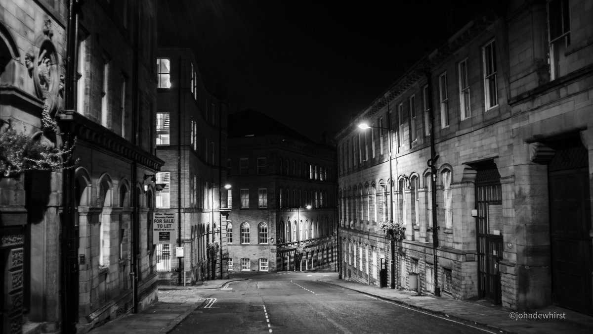 Night lights, Little Germany #Bradford #bfdmonochrome #blackandwhitephotography #bnwphotography #StreetCultBD
