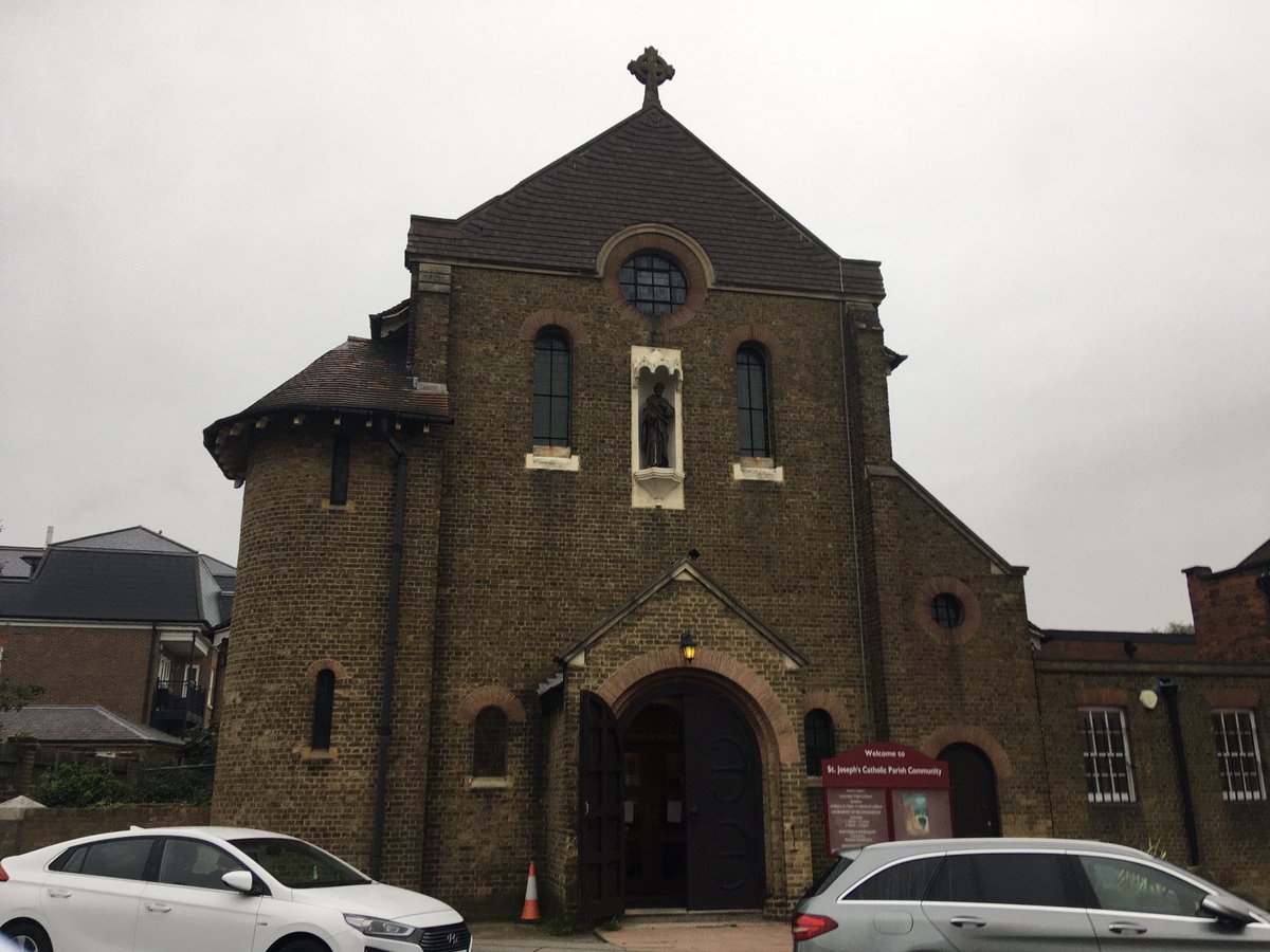 BromleyHosts's tweet photo. #Thankyou parish community of @SSJosephSwithun for your very warm welcomes at today's  8am, 9.15am &amp; 11am masses. Almost 250 info leaflets handed out to update on the merged charity @BromleyHomeless, Host Recruitment, 16/Oct Volunteer Info Morning and 12/Nov SleepOut fundraiser✨ https://t.co/iCAP3REEeP